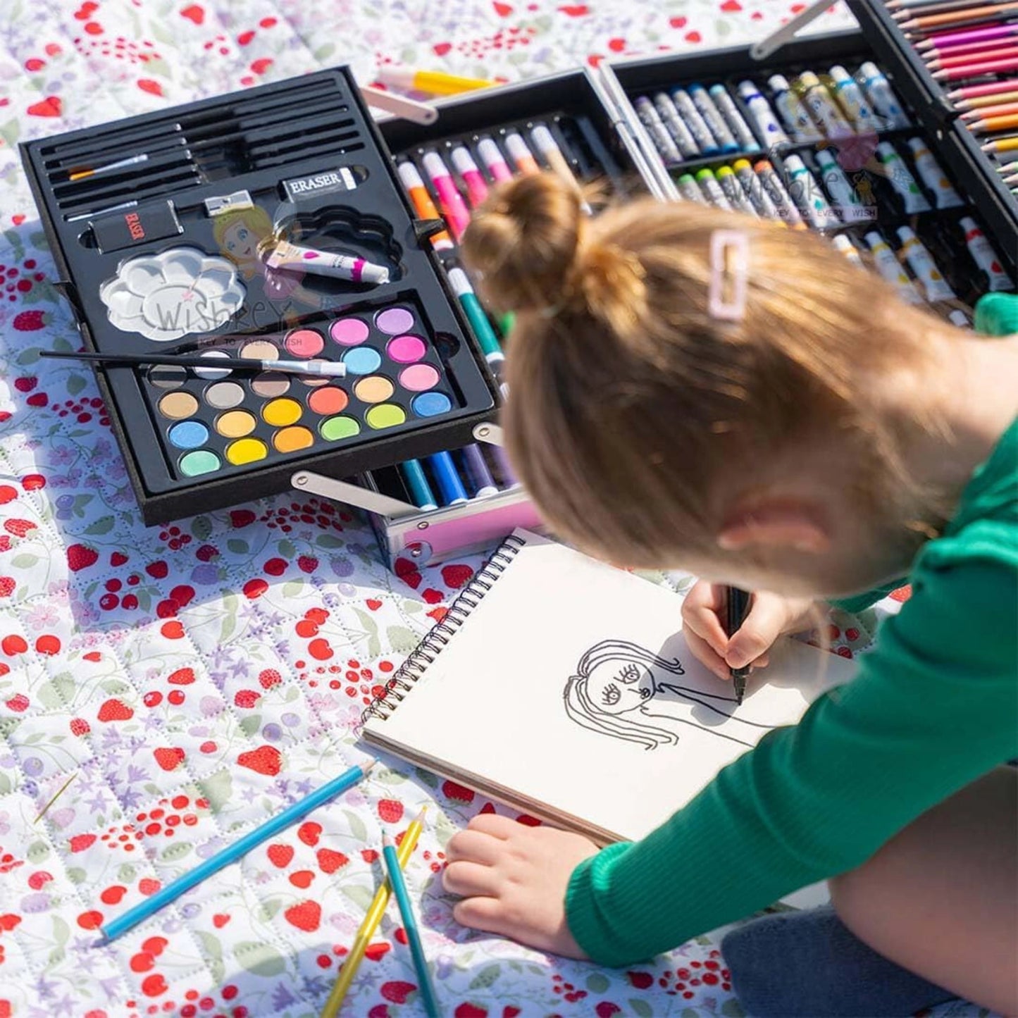 Art Drawing Kit in Aluminum Case