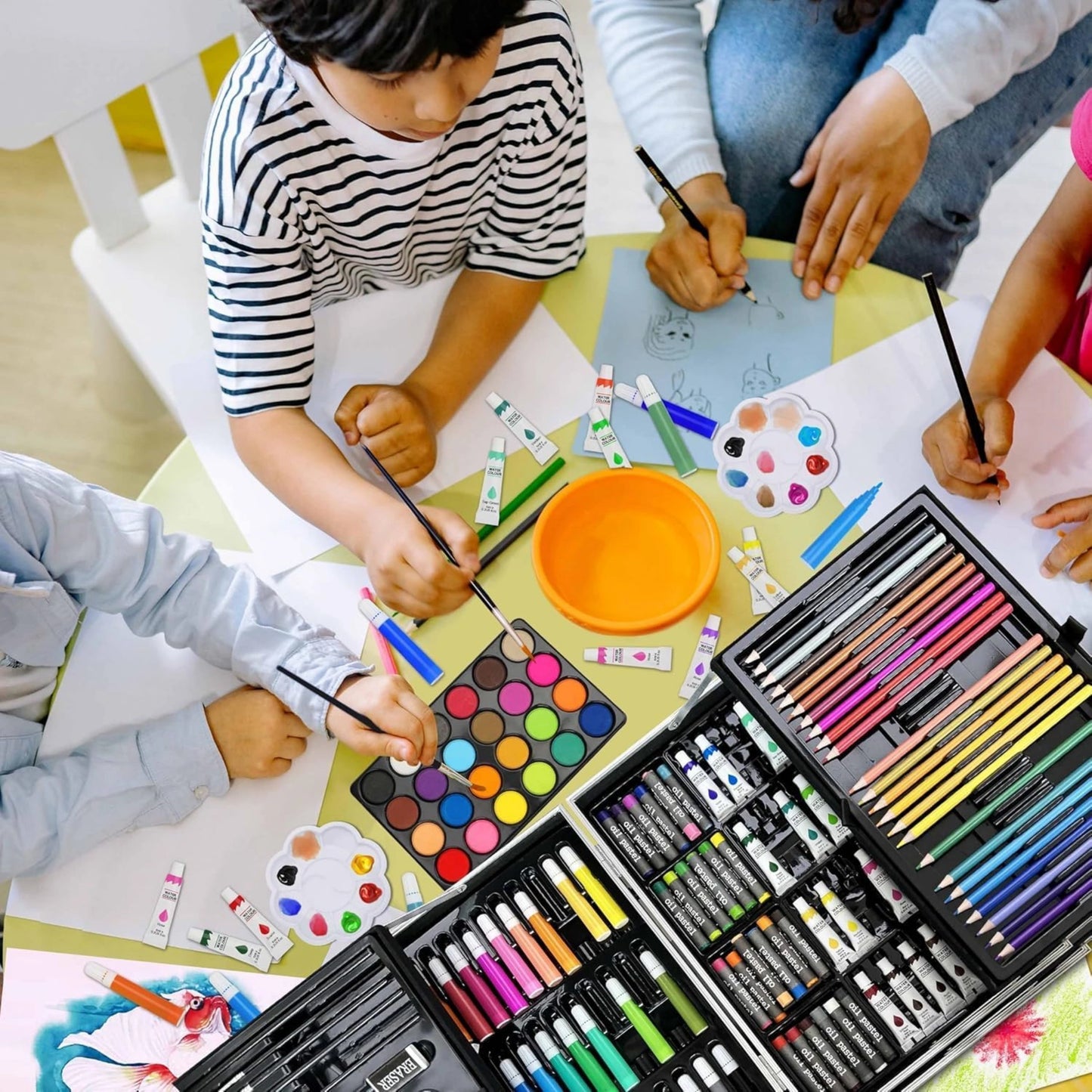 Art Drawing Kit in Aluminum Case